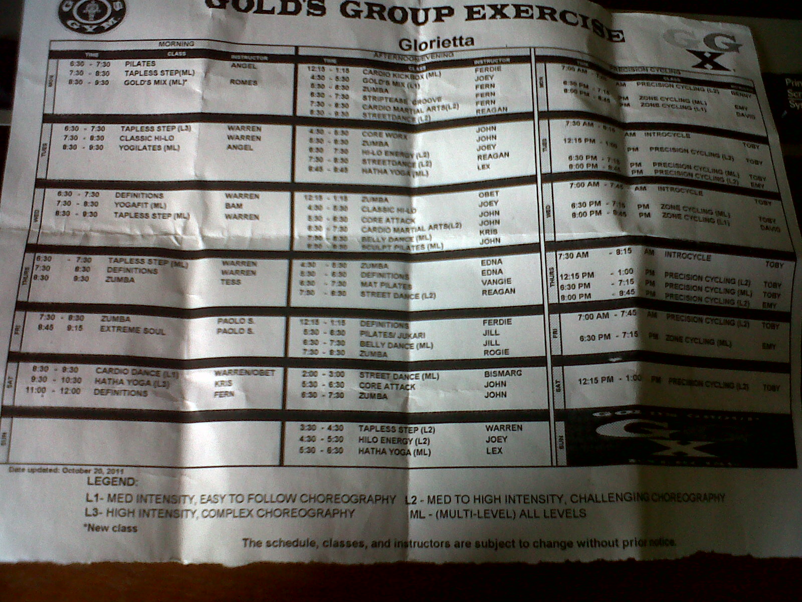 golds gym schedule